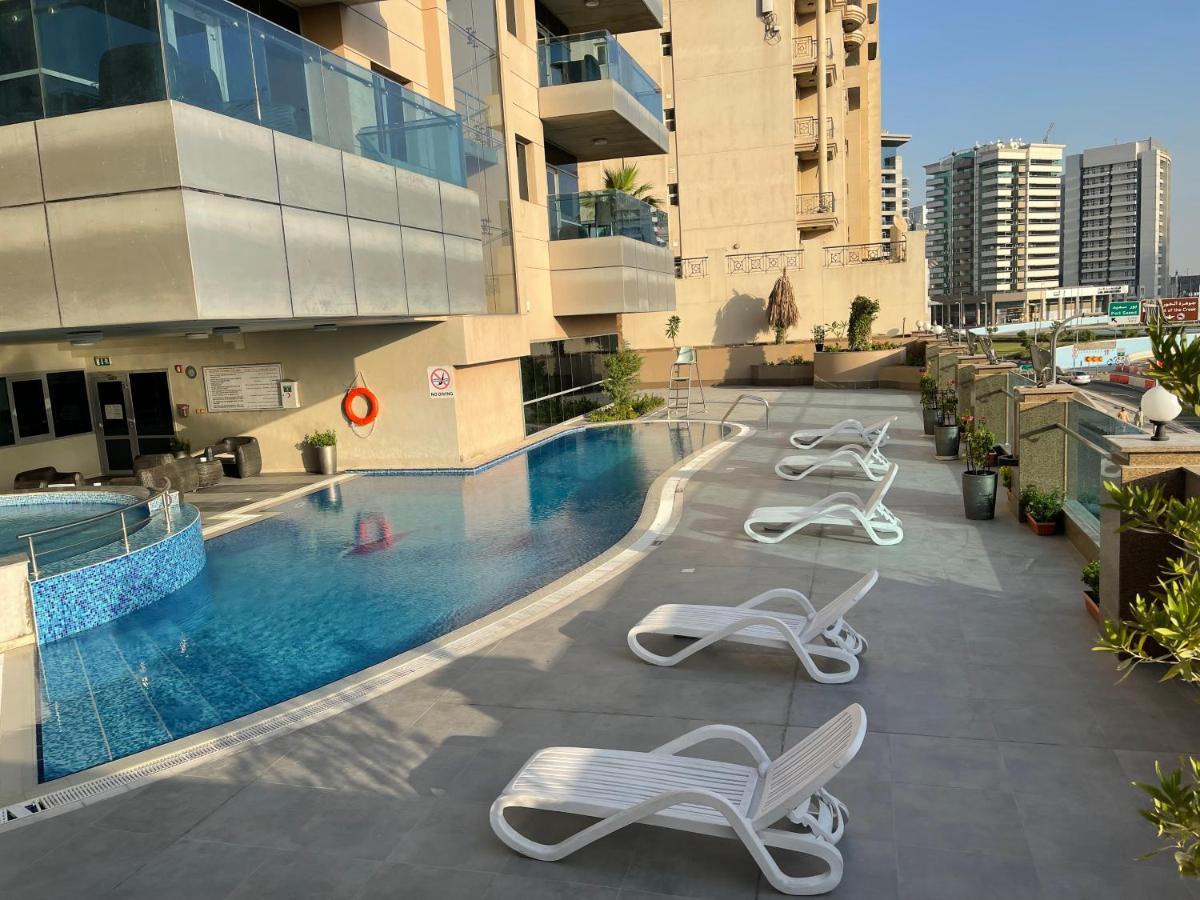 Tulip Creek Hotel Apartments Dubai Eksteriør bilde
