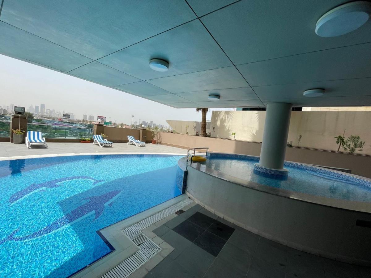 Tulip Creek Hotel Apartments Dubai Eksteriør bilde