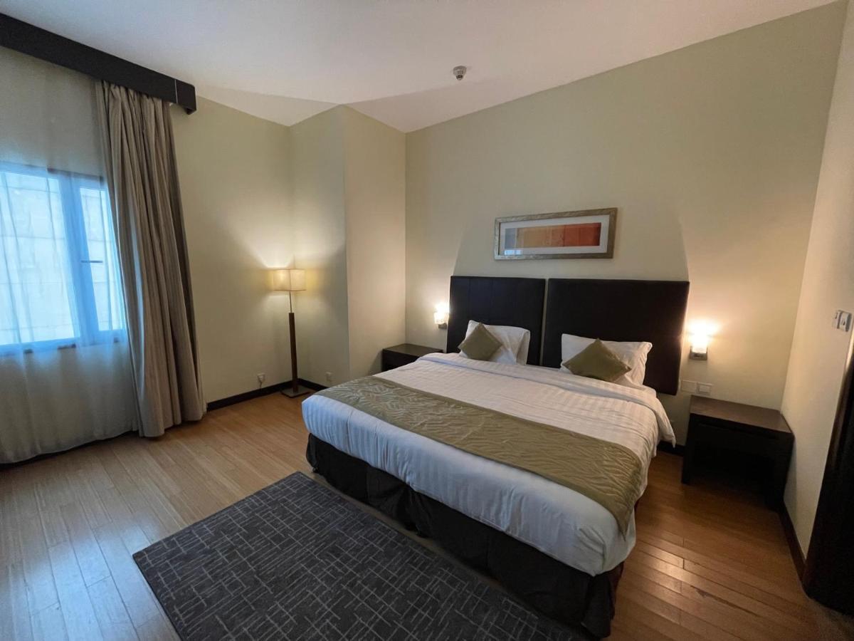 Tulip Creek Hotel Apartments Dubai Eksteriør bilde