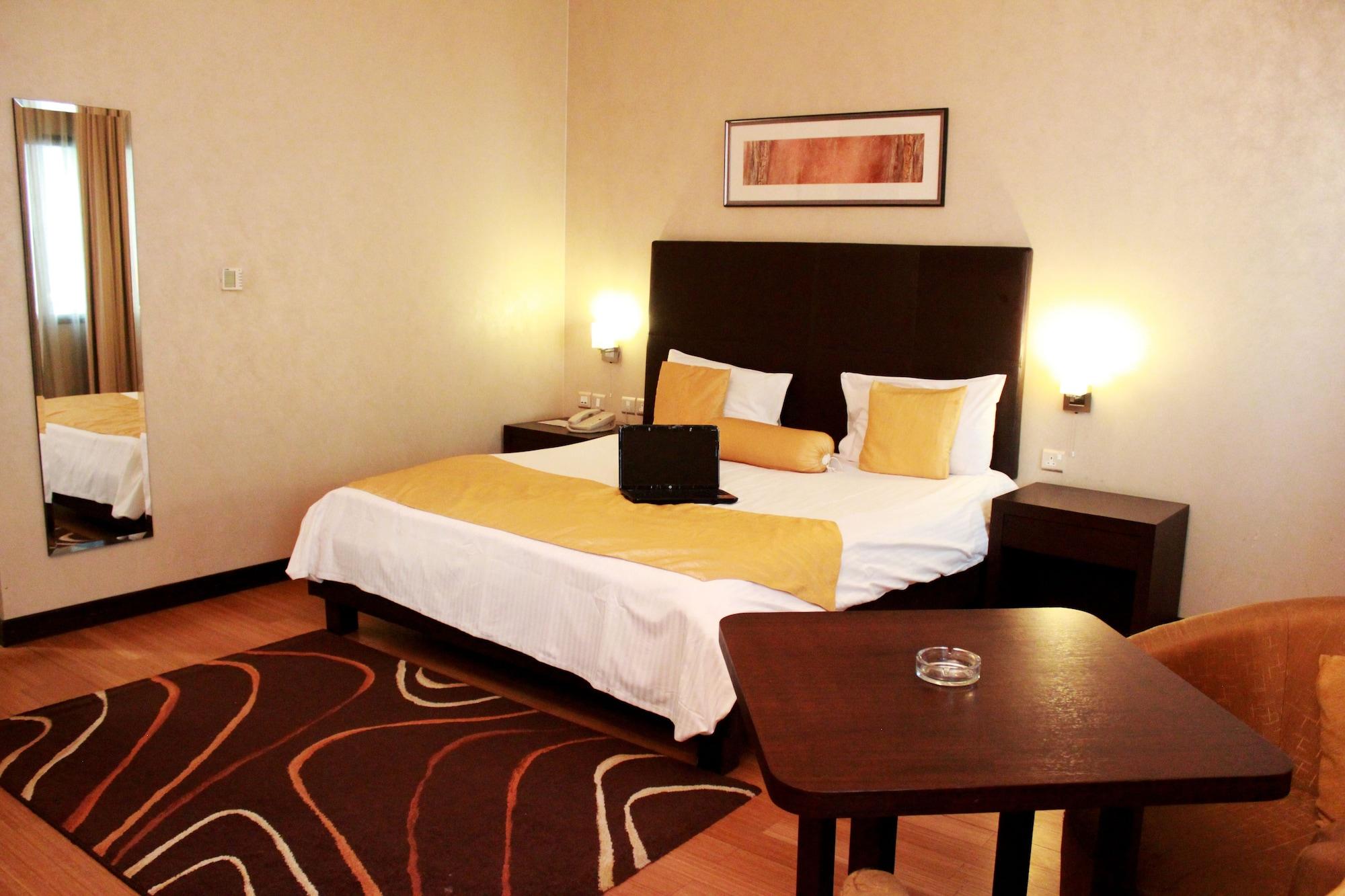 Tulip Creek Hotel Apartments Dubai Eksteriør bilde