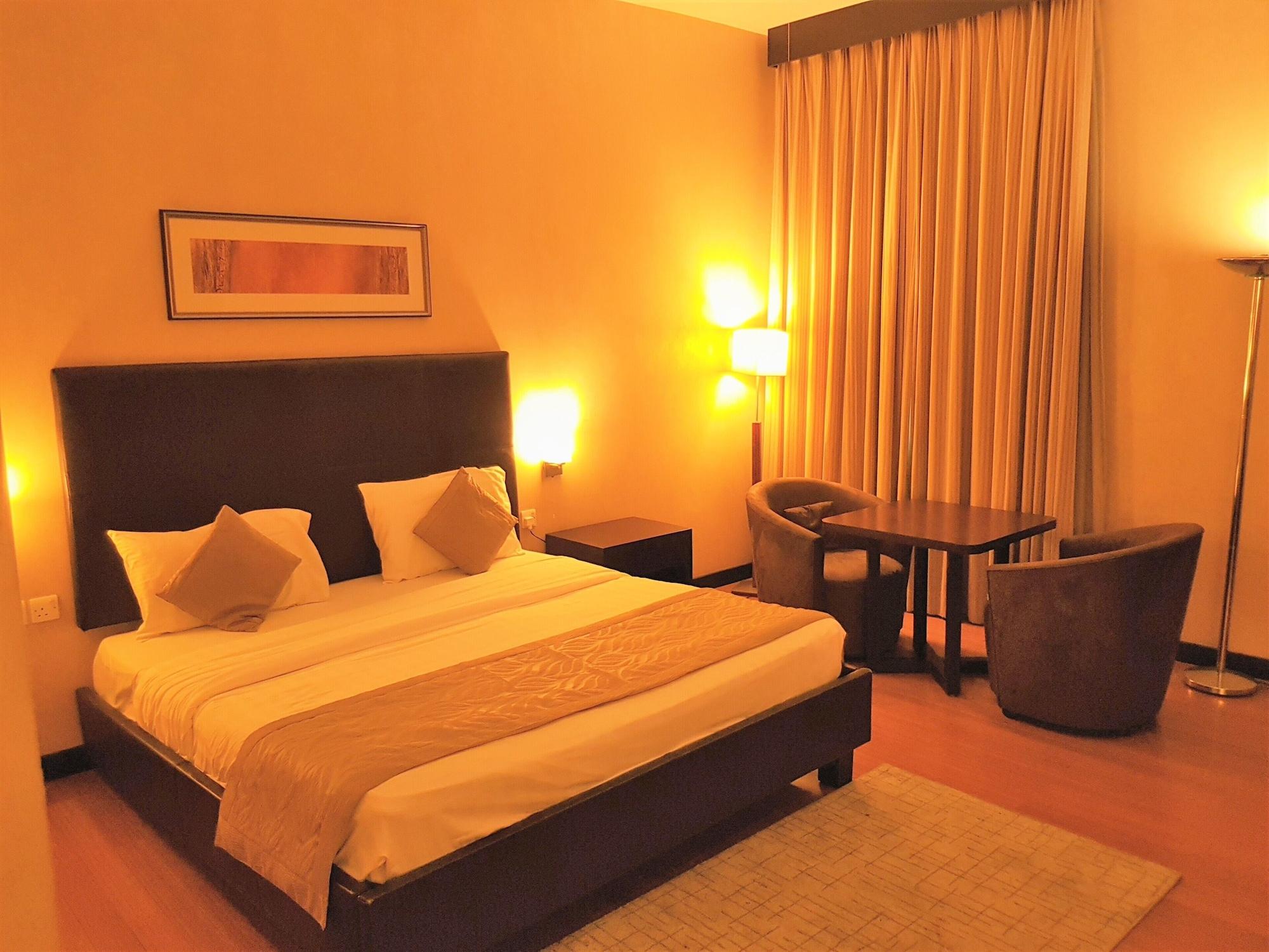 Tulip Creek Hotel Apartments Dubai Eksteriør bilde
