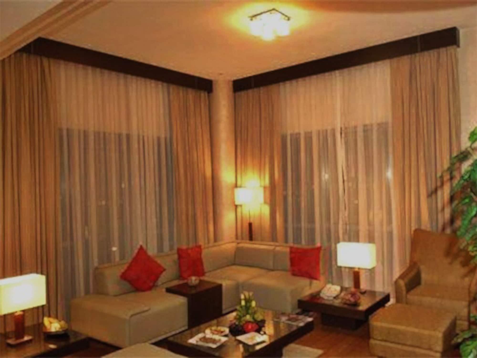Tulip Creek Hotel Apartments Dubai Eksteriør bilde