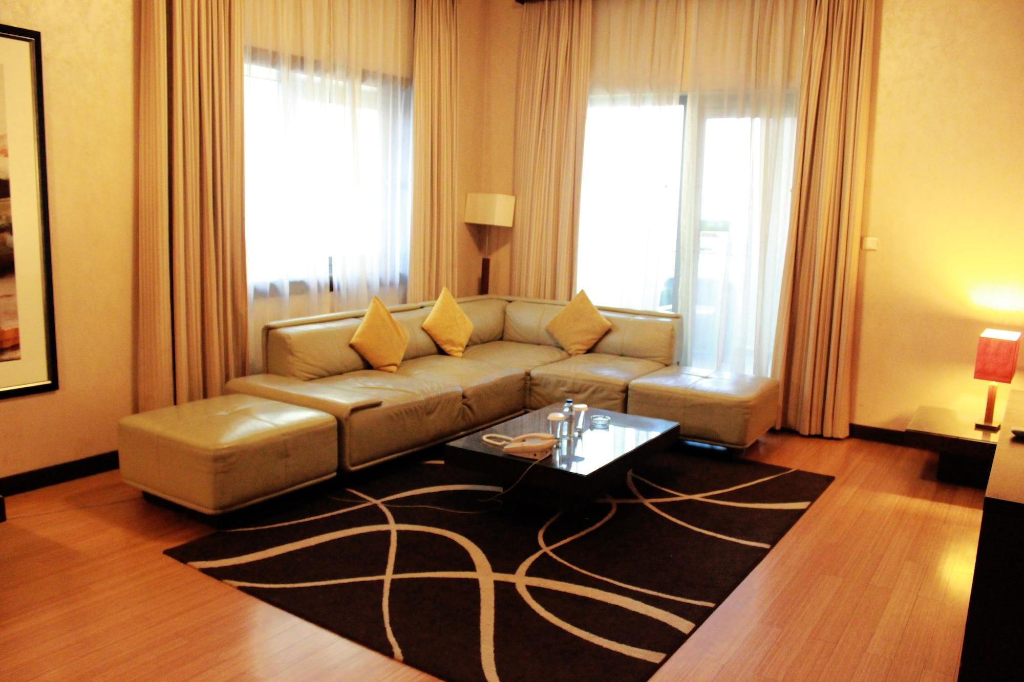 Tulip Creek Hotel Apartments Dubai Eksteriør bilde