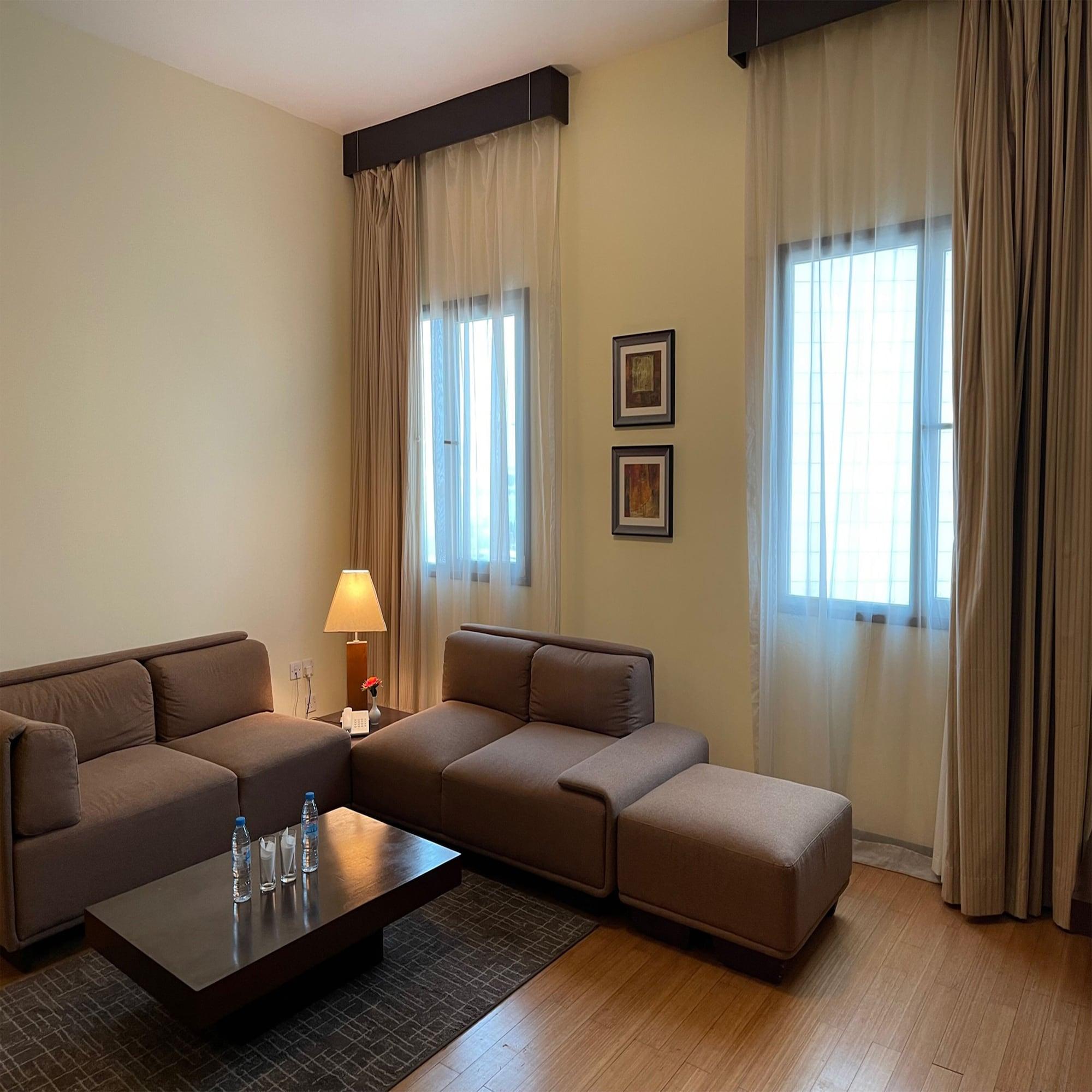 Tulip Creek Hotel Apartments Dubai Eksteriør bilde
